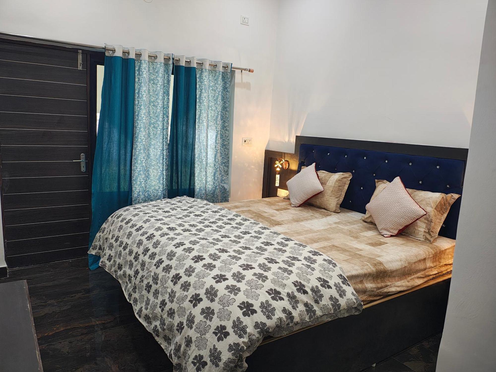 Prem Home Stay ขชุราโห ภายนอก รูปภาพ