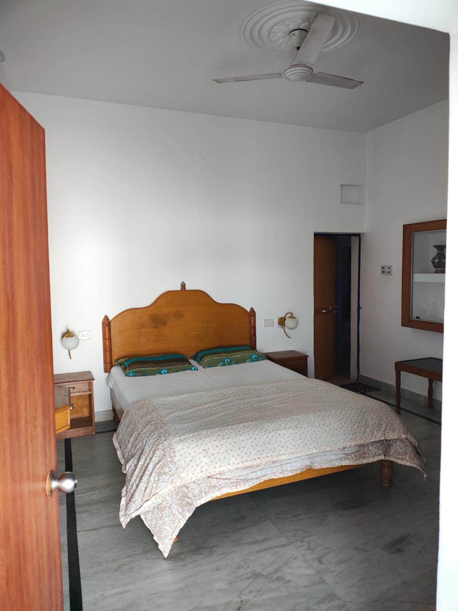 Prem Home Stay ขชุราโห ภายนอก รูปภาพ