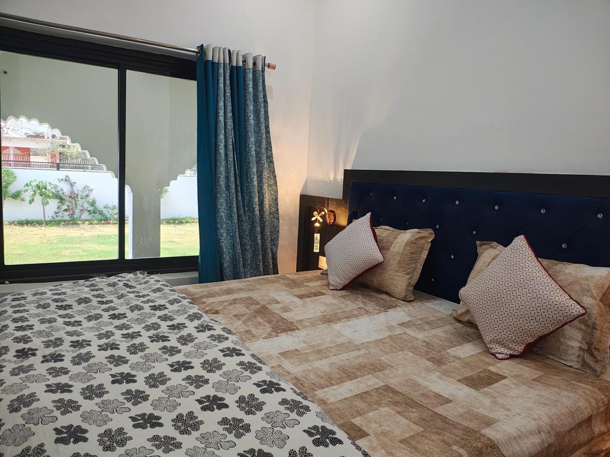 Prem Home Stay ขชุราโห ภายนอก รูปภาพ