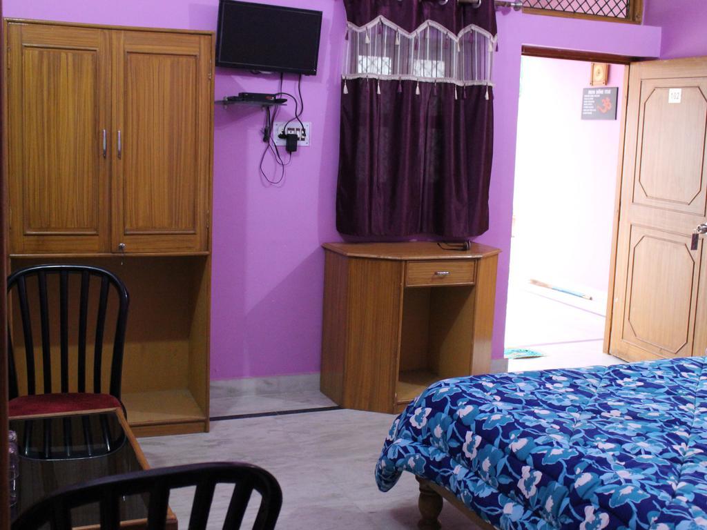 Prem Home Stay ขชุราโห ภายนอก รูปภาพ