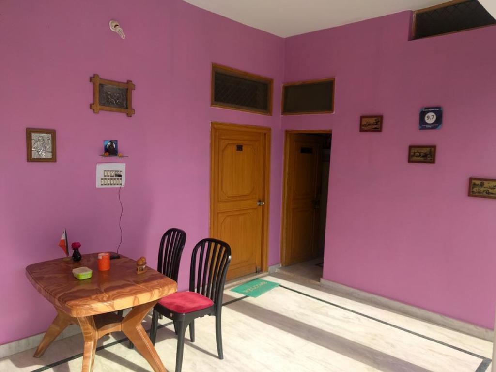 Prem Home Stay ขชุราโห ภายนอก รูปภาพ