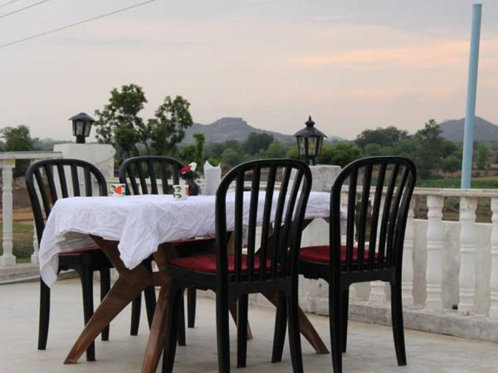 Prem Home Stay ขชุราโห ภายนอก รูปภาพ