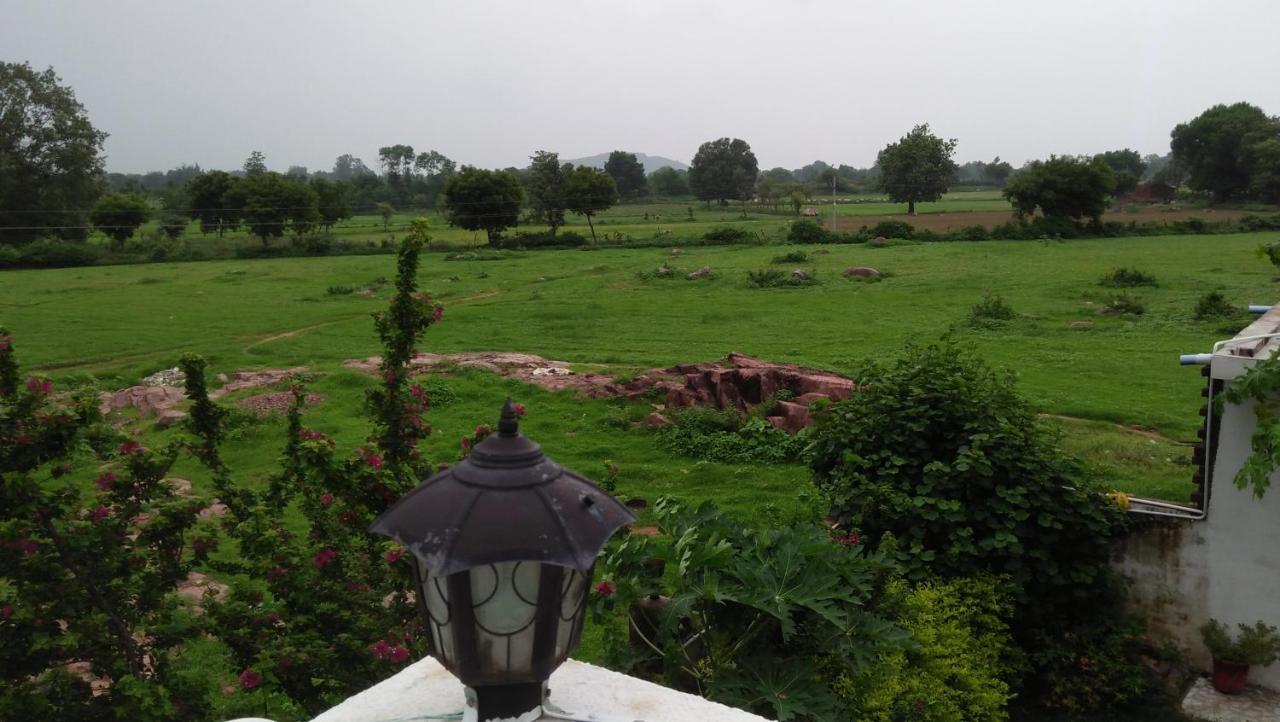 Prem Home Stay ขชุราโห ภายนอก รูปภาพ